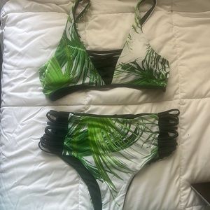 NWOT bikini. Size medium.
